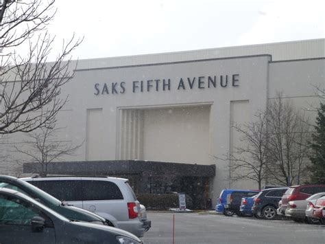 saks in beachwood ohio.